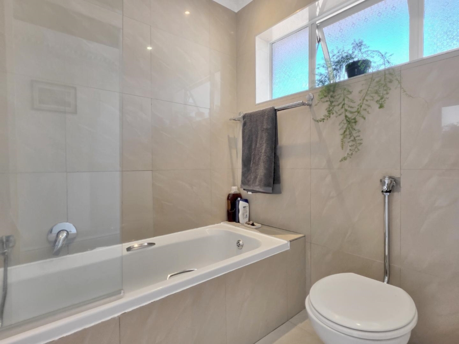 To Let 2 Bedroom Property for Rent in Sea Point Western Cape